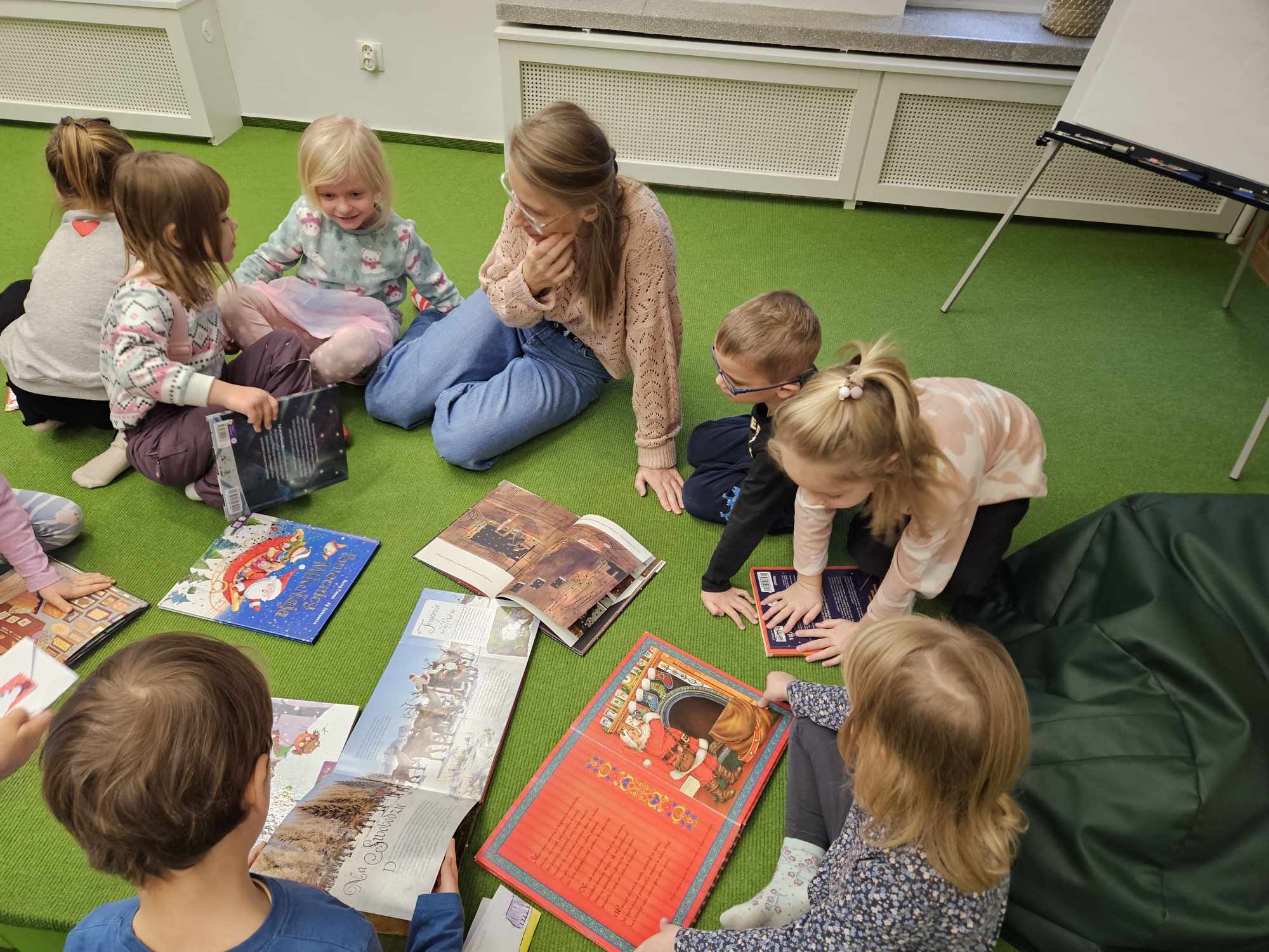 Lekcja biblioteczna „Święta na świecie”- Podróżnicy