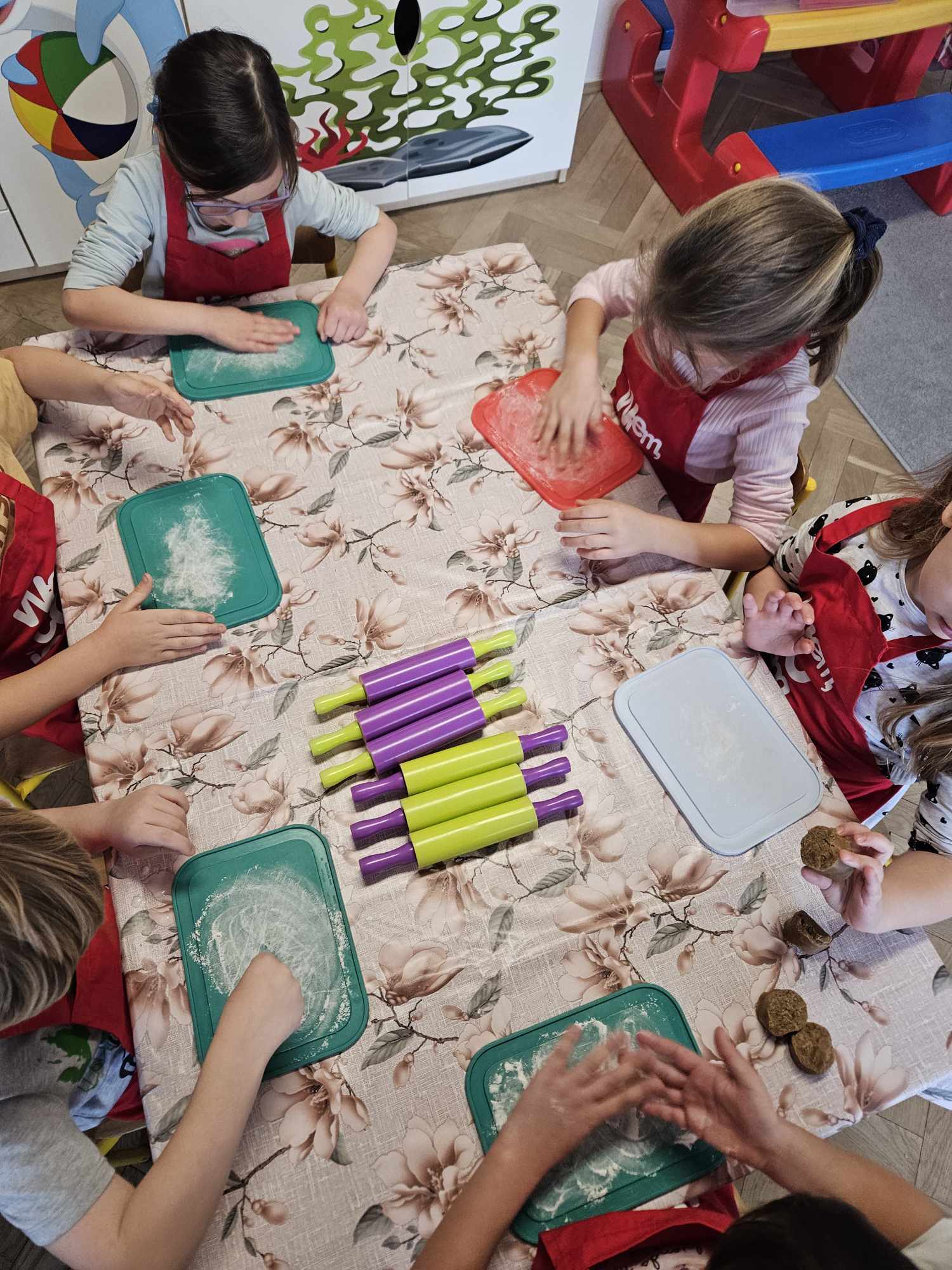 You are currently viewing Pieczenie pierników – Podróżnicy