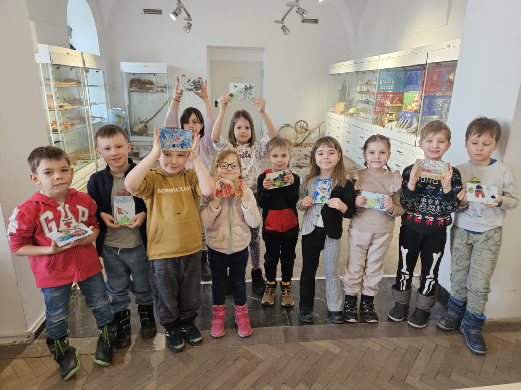 You are currently viewing „Na szkle malowane”- Podróżnicy w Państwowym Muzeum Etnograficznym